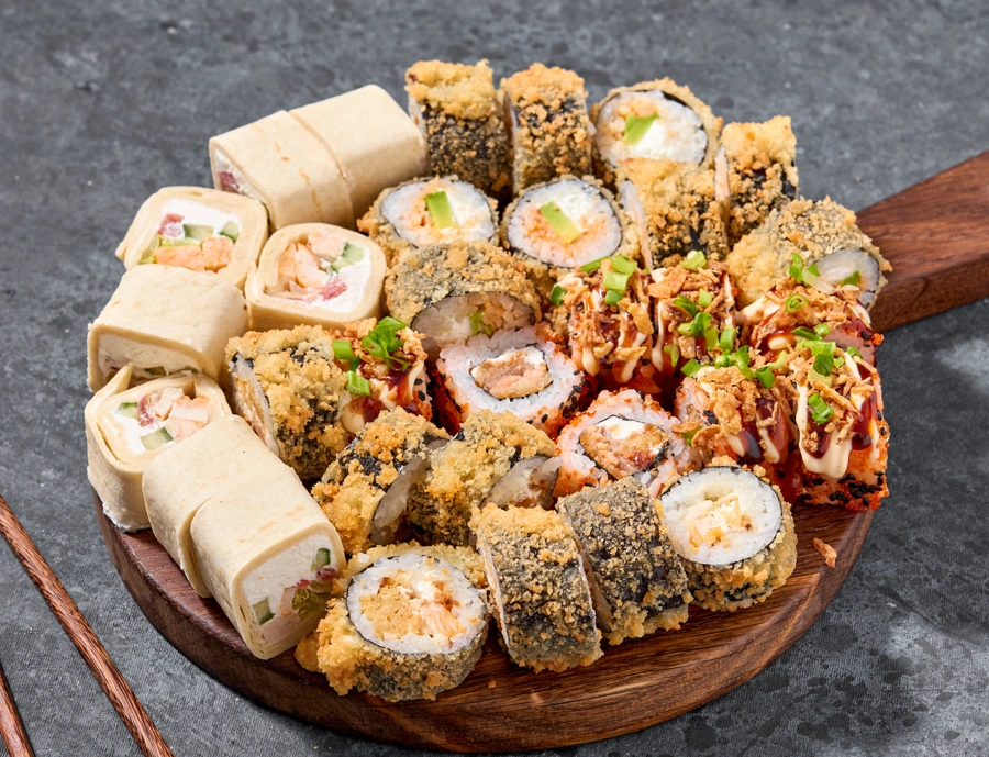 Гурман — 36 роллов с угрём, лососем, сыром и тунцом