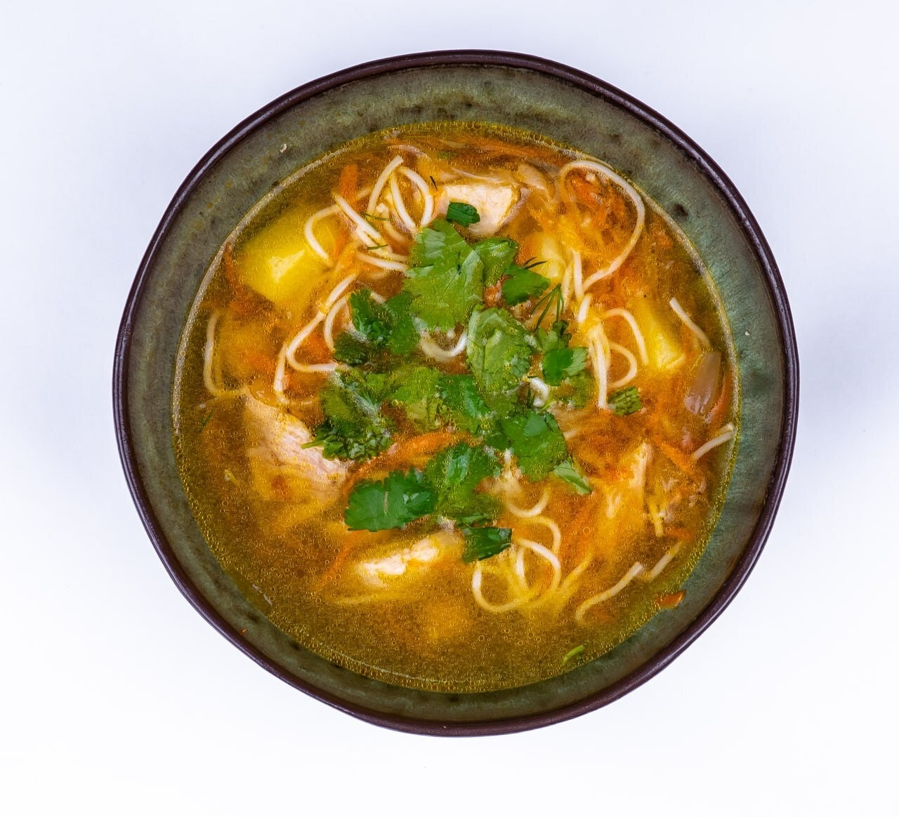 Куриный бульон с лапшой — фото